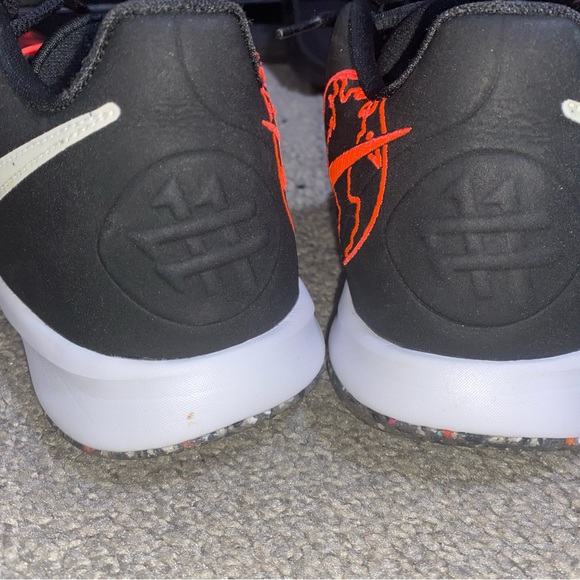 COPY - Kyrie Flytrap 3 GS - Picture 4 of 5